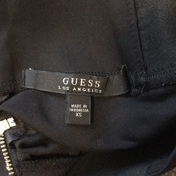 Guess high waisted zip up shorts - Picture 6 of 6